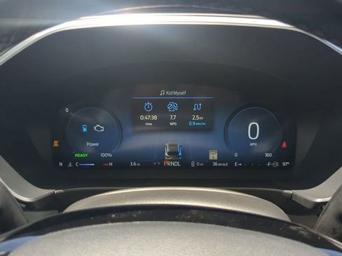 Used 2025 Ford Escape SE w/ PHEV Premium Package image 29