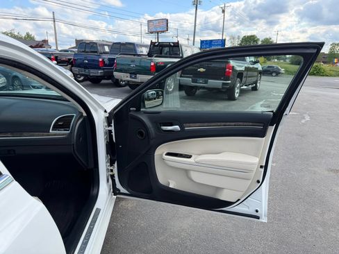 Used 2015 Chrysler 300 C w/ Light Group AWD/4WD image 44