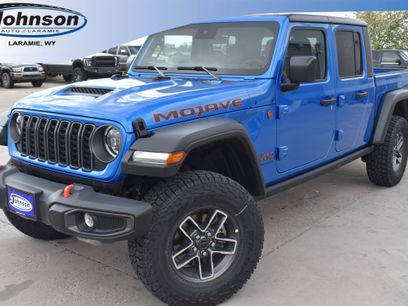 New 2025 Jeep Gladiator Mojave w/ Convenience Group