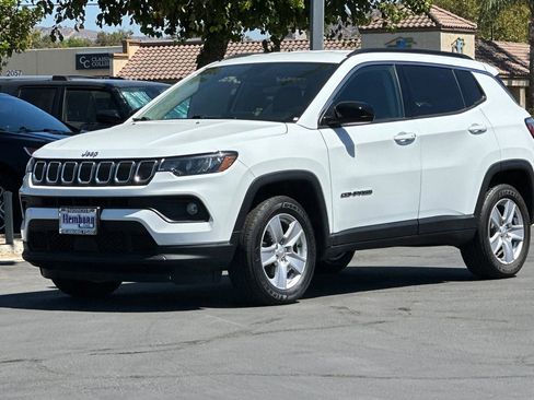 Used 2022 Jeep Compass Latitude w/ Convenience Group AWD/4WD image 8