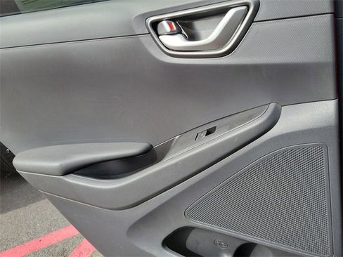 Used 2022 Hyundai Ioniq SE image 15