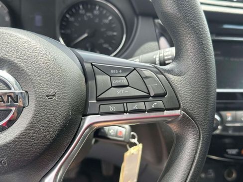 Used 2019 Nissan Rogue S AWD/4WD image 21