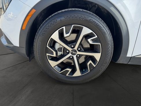 Used 2024 Kia Sportage EX image 14