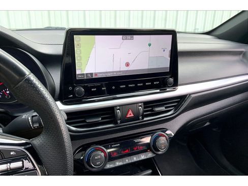 Used 2023 Kia Forte GT-Line w/ GT-Line Premium Package FWD image 6