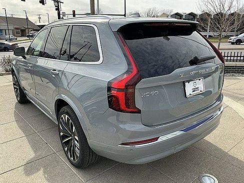 New 2026 Volvo XC90 T8 Plus w/ Protection Package Premier AWD/4WD image 10