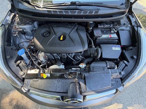 Used 2016 Hyundai Elantra SE FWD image 6