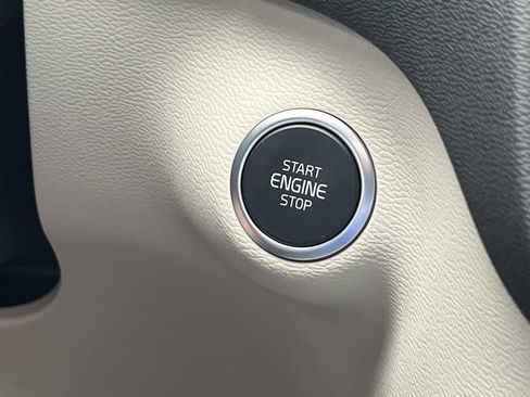 Used 2023 Volvo XC40 B5 Ultimate w/ Protection Package Premier image 37