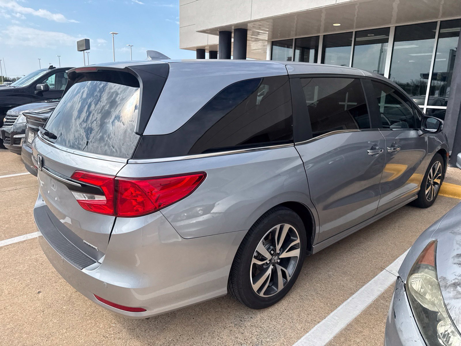 Used 2023 Honda Odyssey Touring image 11