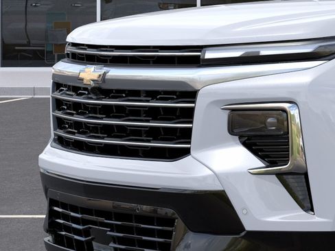 New 2026 Chevrolet Traverse High Country w/ LPO, Floor Liner Package AWD/4WD image 13