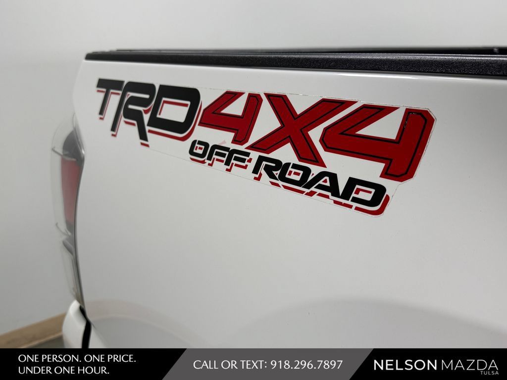 Used 2020 Toyota Tacoma TRD Off-Road w/ TRD Premium Off Road Package AWD/4WD image 16