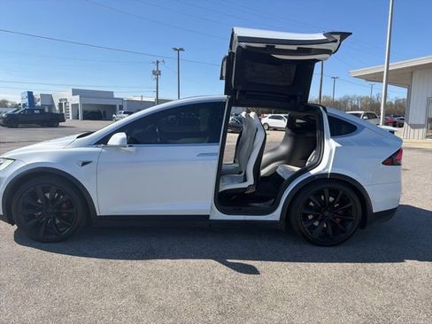 Used 2018 Tesla Model X 100D image 11