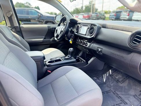 Used 2017 Toyota Tacoma SR w/ Tow Package AWD/4WD image 10