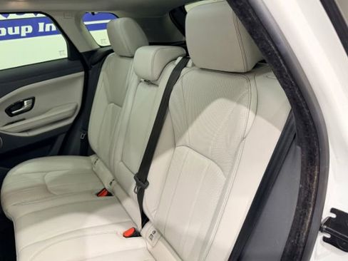 Used 2018 Land Rover Range Rover Evoque HSE image 28