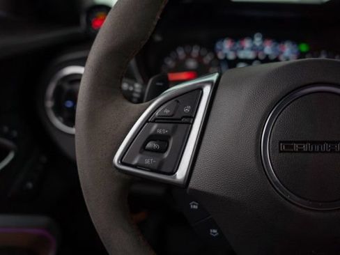 Used 2019 Chevrolet Camaro ZL1 RWD image 21