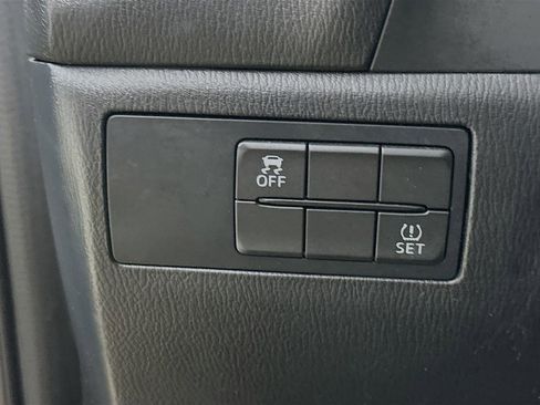 Used 2017 MAZDA MAZDA3 Touring FWD image 12