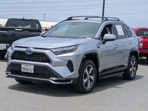 Used 2024 Toyota RAV4 SE w/ Weather & Moonroof Package AWD/4WD image 11