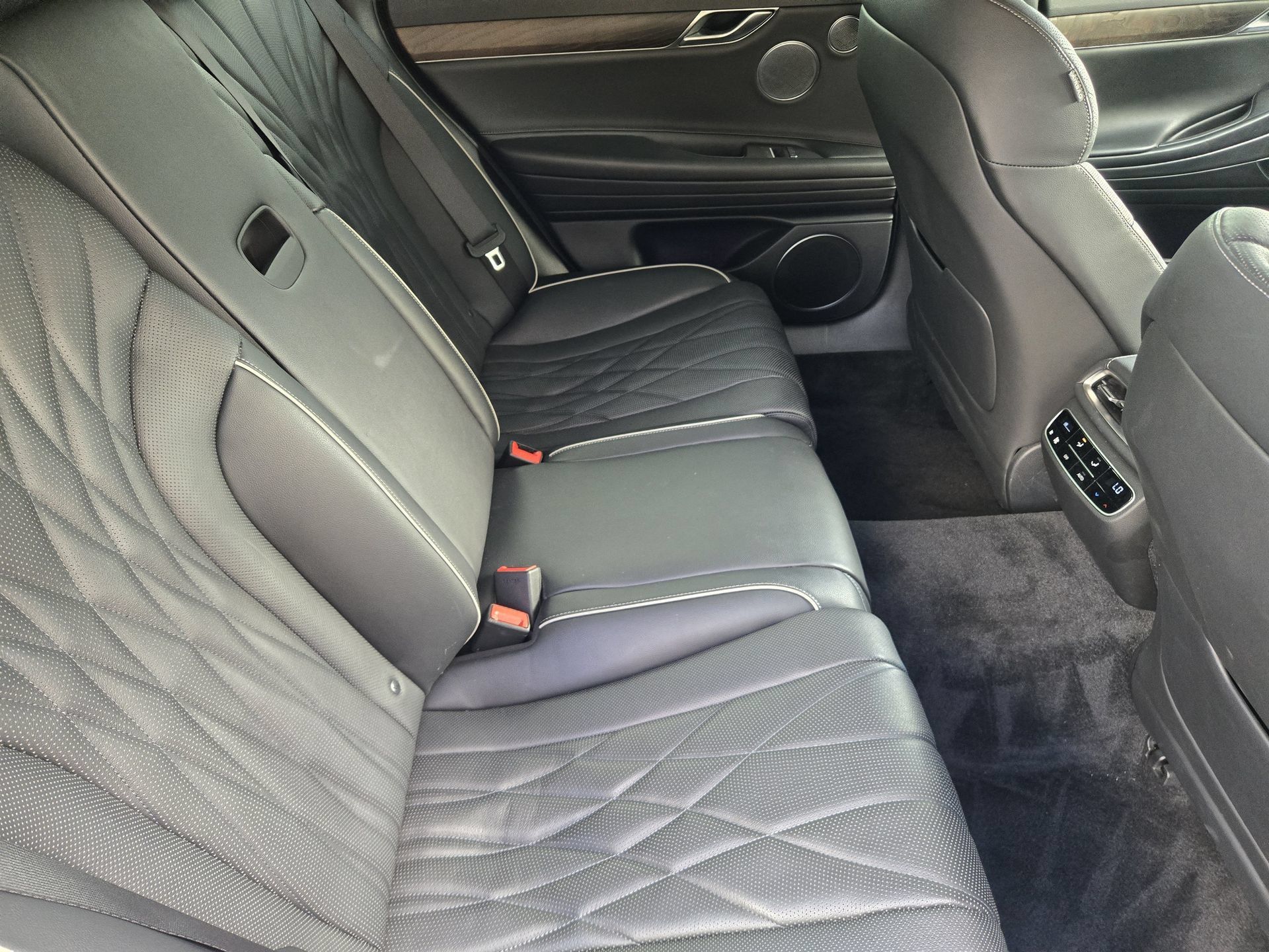 Used 2021 Genesis G80 3.5T AWD/4WD image 28