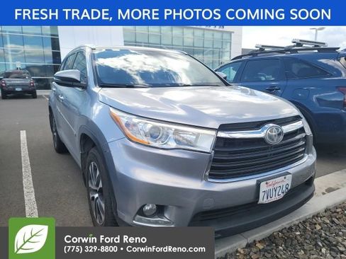 Used 2015 Toyota Highlander Limited Platinum image 2
