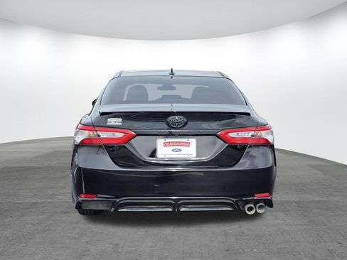 Used 2019 Toyota Camry SE FWD image 5