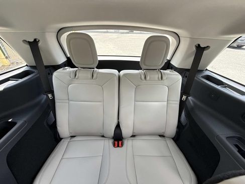 New 2026 Lincoln Aviator 2WD image 18