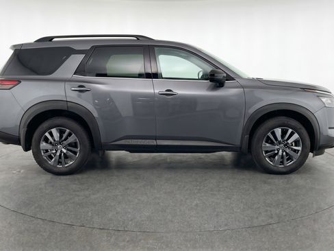 Used 2025 Nissan Pathfinder SV AWD/4WD image 11