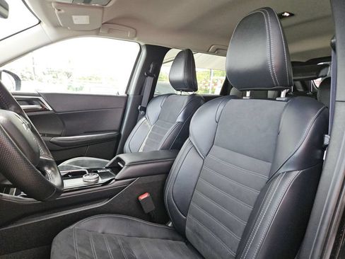 Used 2025 Mitsubishi Outlander SE AWD/4WD image 16