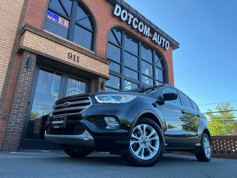 Used 2018 Ford Escape SEL AWD/4WD image 3