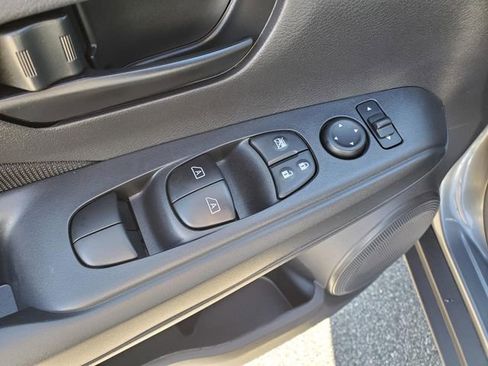 Certified 2025 Nissan Kicks Play S image 15