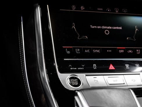 Used 2023 Audi Q8 Prestige image 32