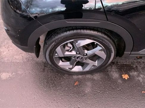 Certified 2025 Hyundai Venue SEL image 26