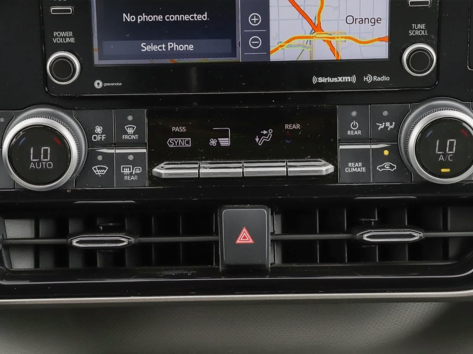 Used 2021 Toyota Highlander XLE AWD/4WD image 20