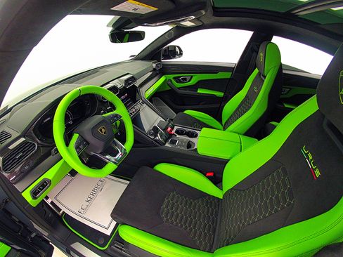 Used 2022 Lamborghini Urus AWD/4WD image 16