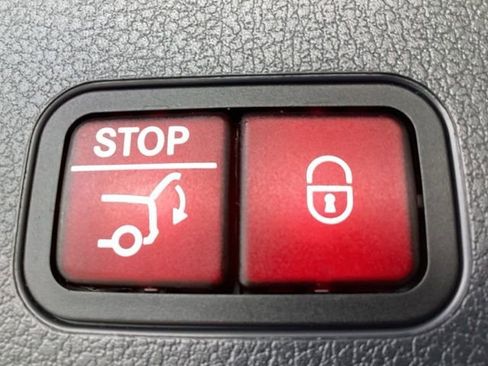 Used 2021 Mercedes-Benz GLB 250 4MATIC image 10