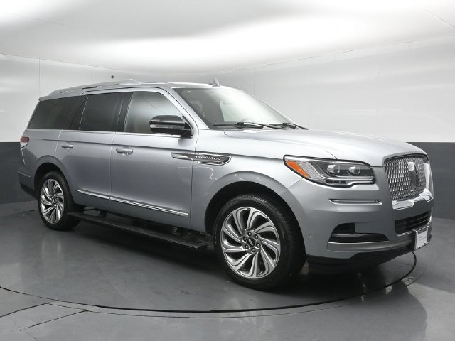 Certified 2023 Lincoln Navigator Reserve AWD/4WD image 1