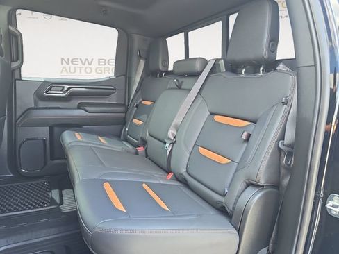 Used 2024 GMC Sierra 1500 AT4 w/ AT4 Preferred Package AWD/4WD image 13