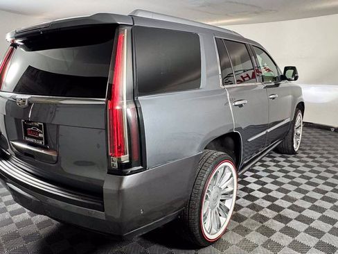 Used 2019 Cadillac Escalade Platinum AWD/4WD image 8