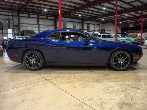 Used 2017 Dodge Challenger R/T Scat Pack RWD image 10