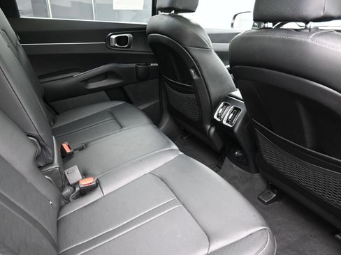 Used 2024 Kia Sorento S w/ Panoramic Sunroof Package image 24