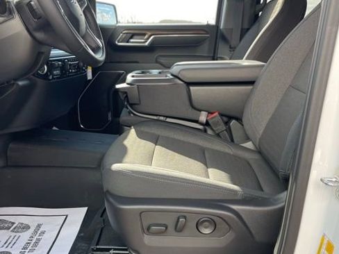 Used 2025 Chevrolet Silverado 1500 LT Trail Boss w/ Dark Appearance Package image 12