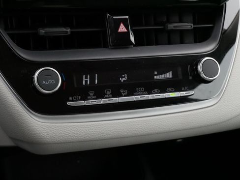 Certified 2025 Toyota Corolla LE image 23