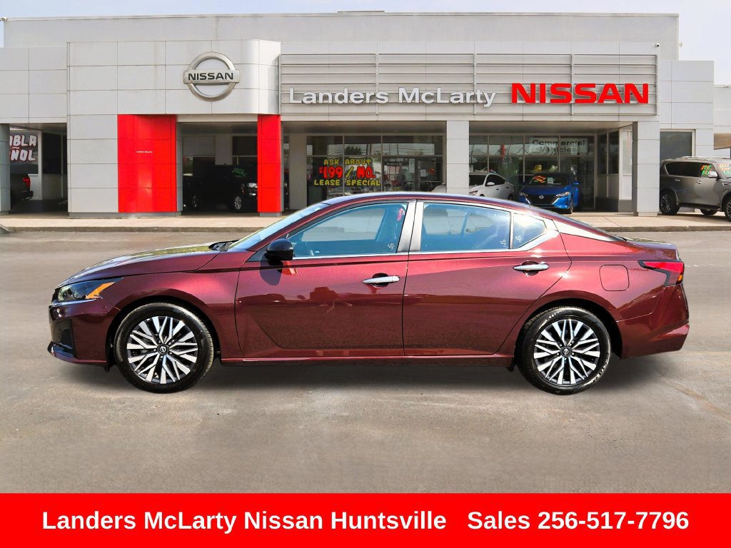Used 2025 Nissan Altima 2.5 SV FWD image 8