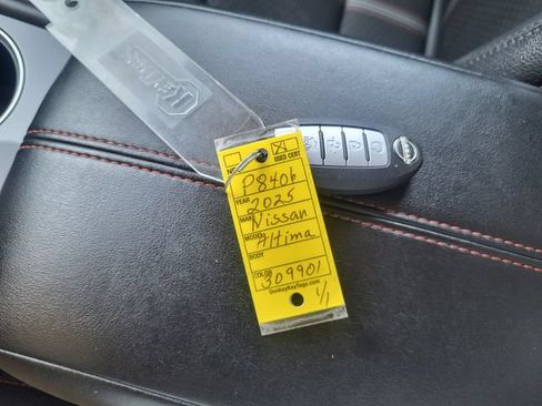 Used 2025 Nissan Altima 2.5 SR FWD image 23