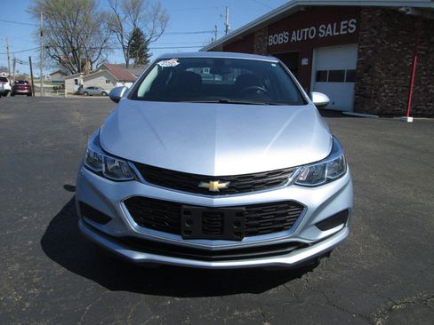 Used 2018 Chevrolet Cruze LS image 9