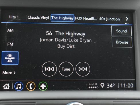 Used 2024 GMC Terrain SLE image 28