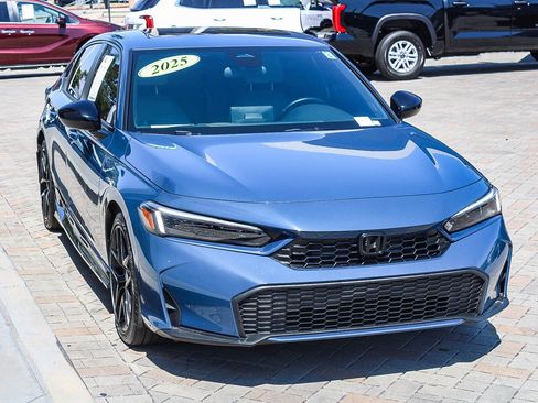 Used 2025 Honda Civic Sport image 3
