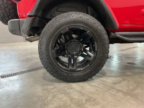 Used 2019 Jeep Wrangler Unlimited Rubicon w/ Uconnect 4C Nav & Sound Group AWD/4WD image 7