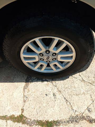 Used 2014 Ford Expedition XLT w/ Equipment Group 202A AWD/4WD image 7