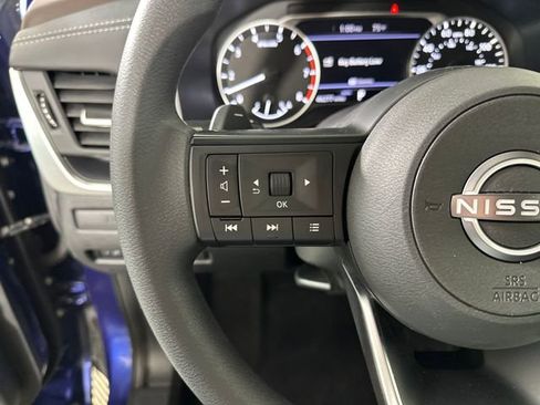 Used 2023 Nissan Rogue S image 15