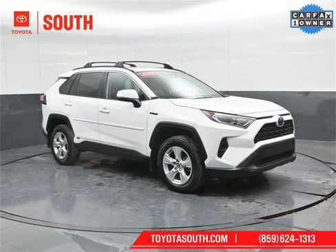 Used 2021 Toyota RAV4 XLE w/ Convenience Package image 4