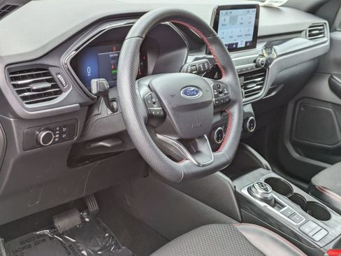 Used 2025 Ford Escape ST-Line image 14